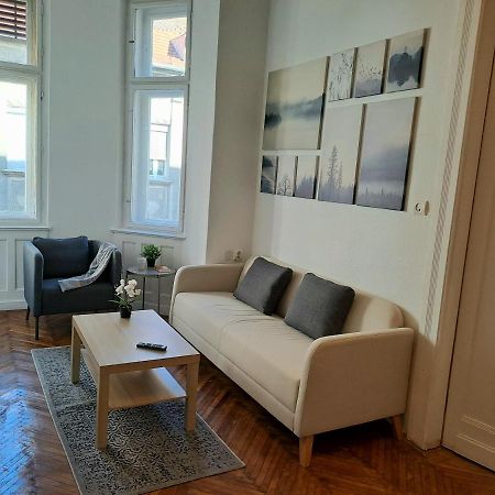 Emerald Apartment Budapest Esterno foto