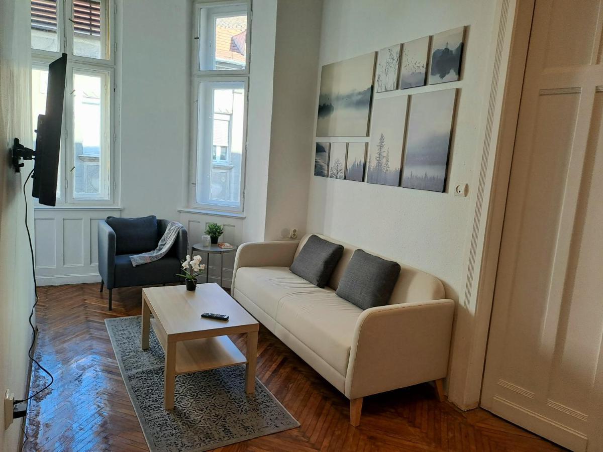 Emerald Apartment Budapest Esterno foto