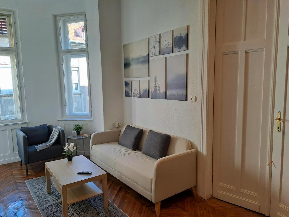 Emerald Apartment Budapest Esterno foto